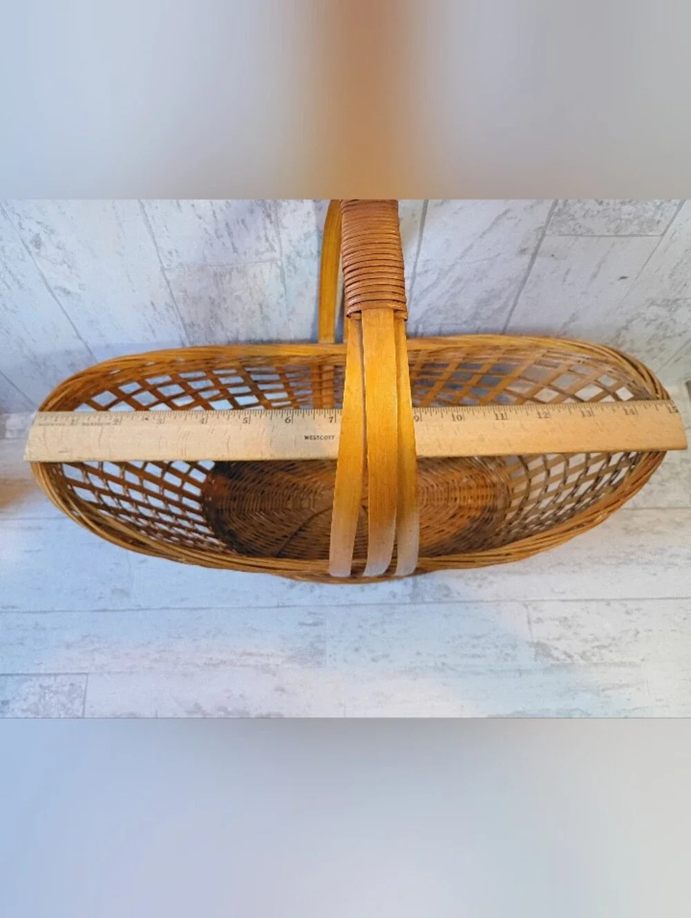 VTG 70s Rustic cottagecore wicker Rattan picnic storage Basket In Warm Haney Bro